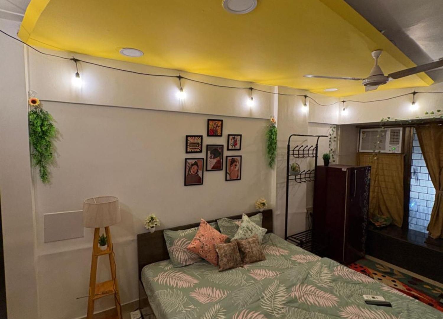 Still Space Serene Cozy Nest In Pali Hill Bandra *
