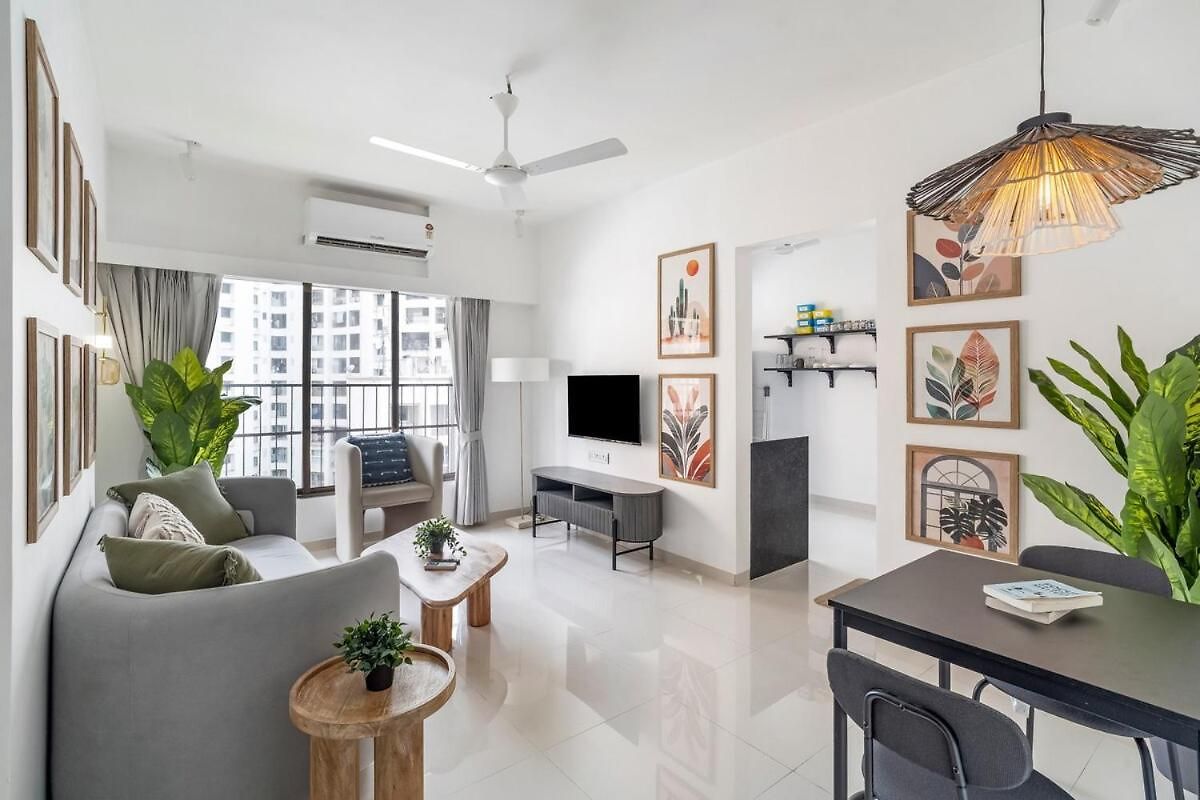 Evara 1bhk In Khar W By Square One