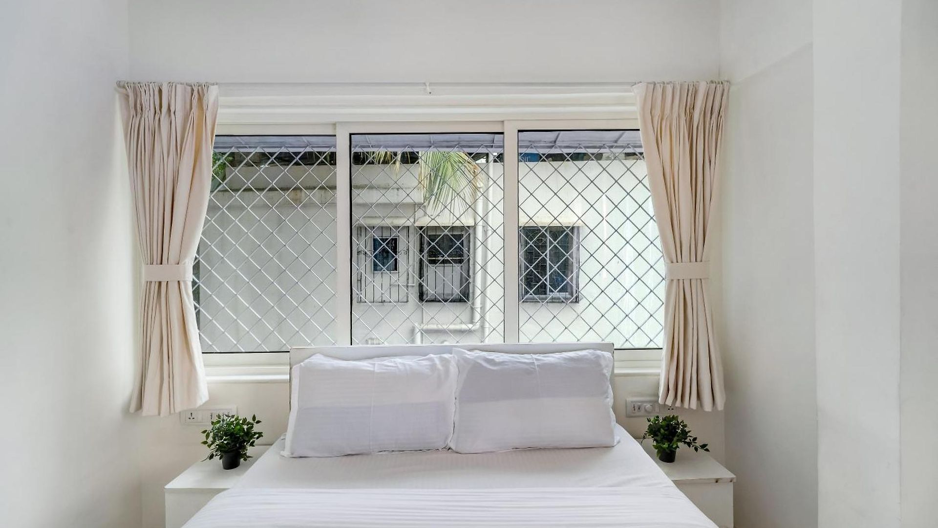 Lyon In Bandra W By Square One Mumbai