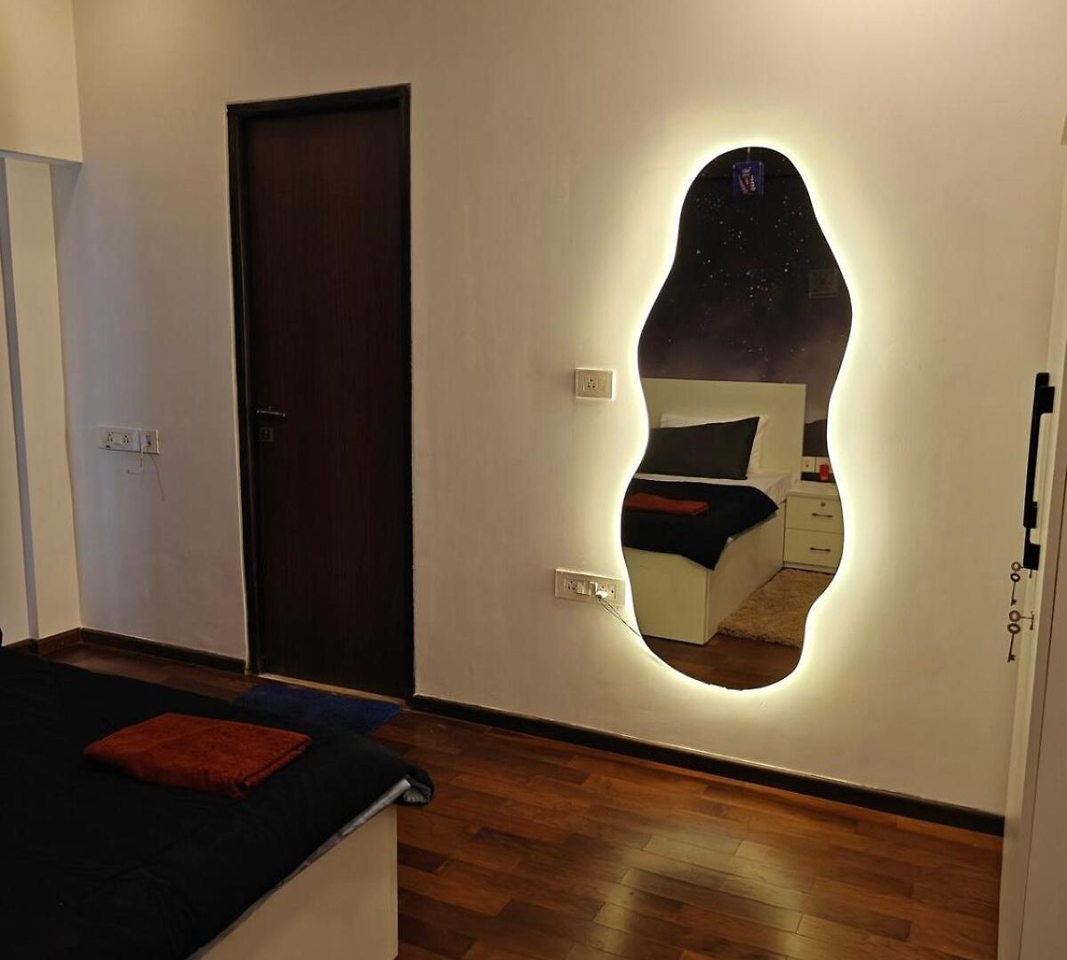 It's Black & White Apartment *