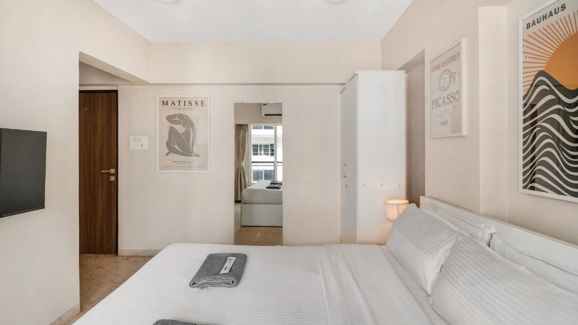 Tao Private 3bhk In Bandra *