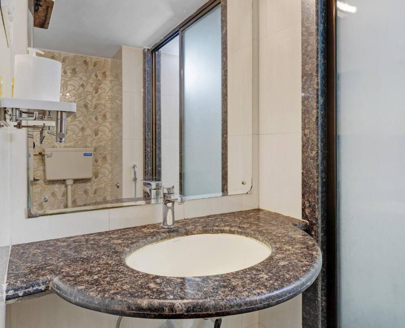 Aleo: Private 1 Bhk In Charming Apartment
