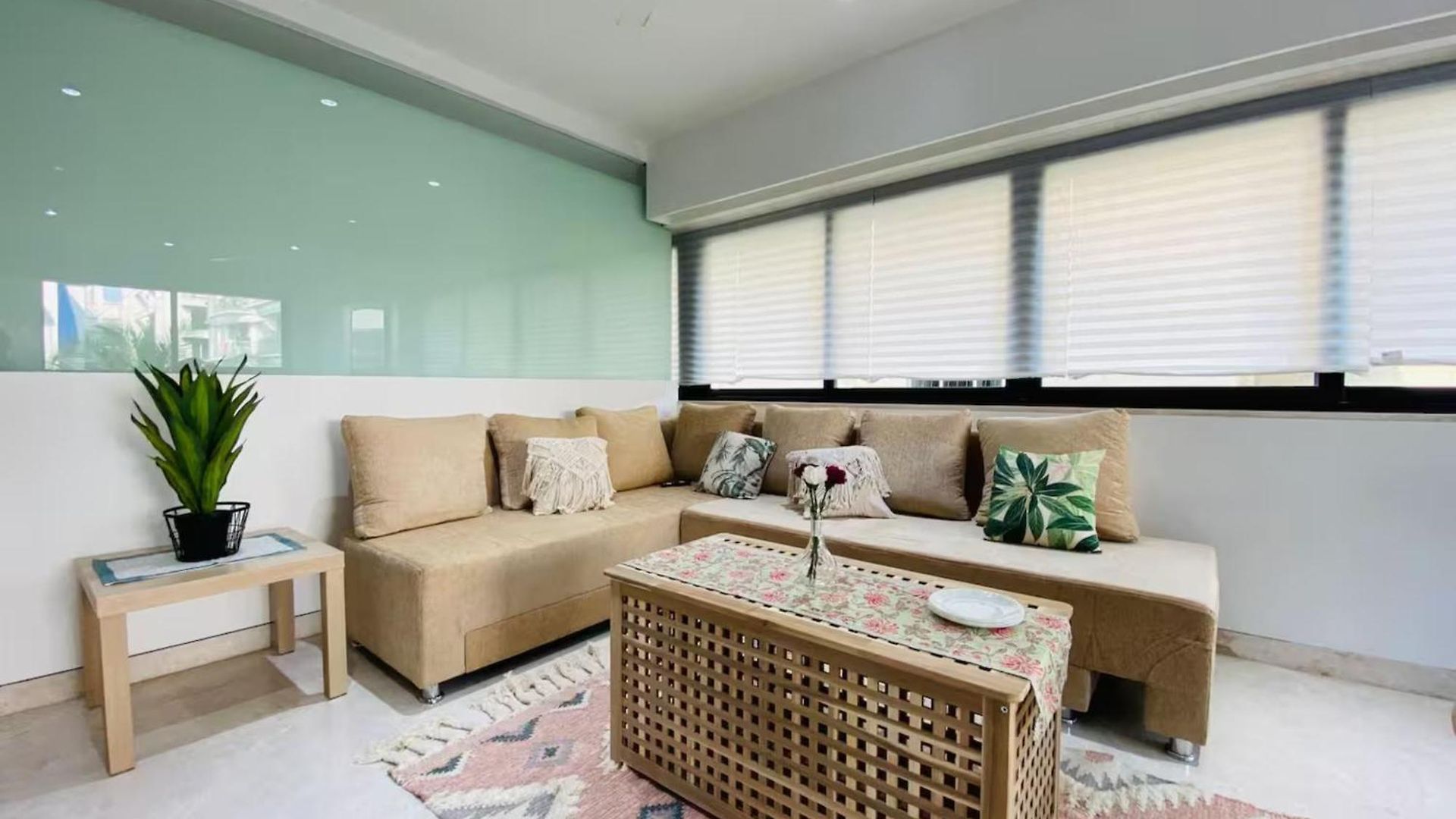 Connekthomes - Luxurious Modern Bliss In Bandra - 6br *