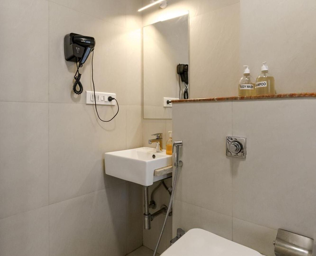 Apartment Zen Private 3Bhk In Bandra Mumbai