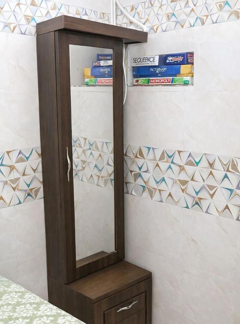Apartment 1bhk Recliners 55 Inchs Led Netflix Near Juhu Airport Nanavati Parle Mumbai