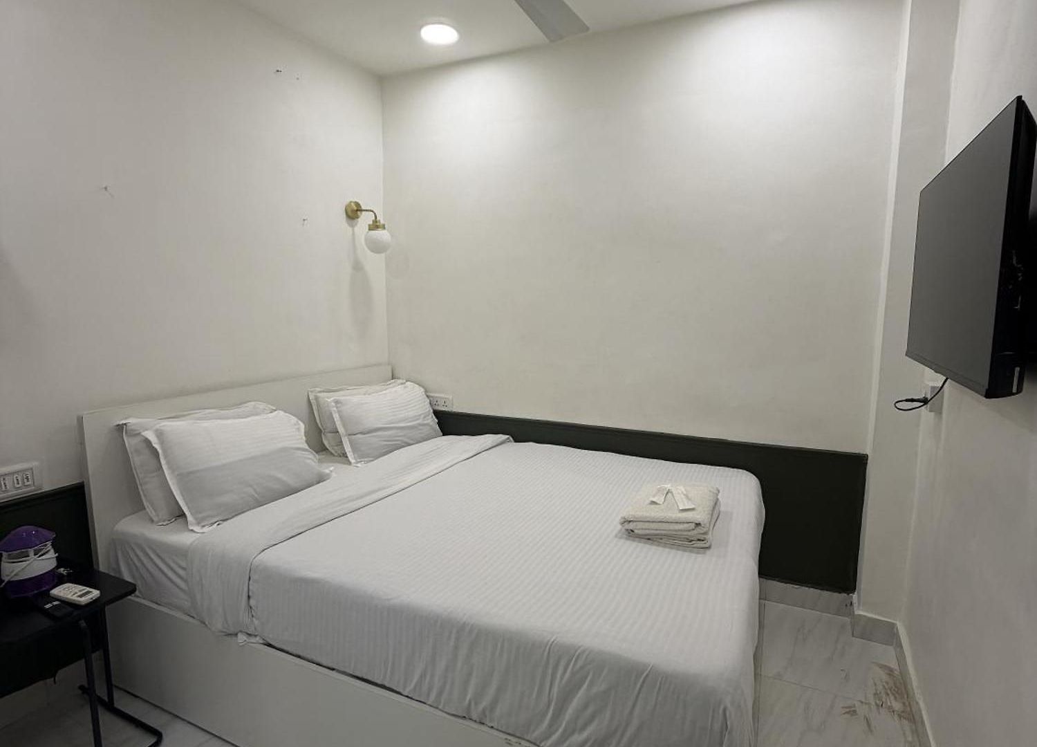 Calisto 2bhk Khar W *