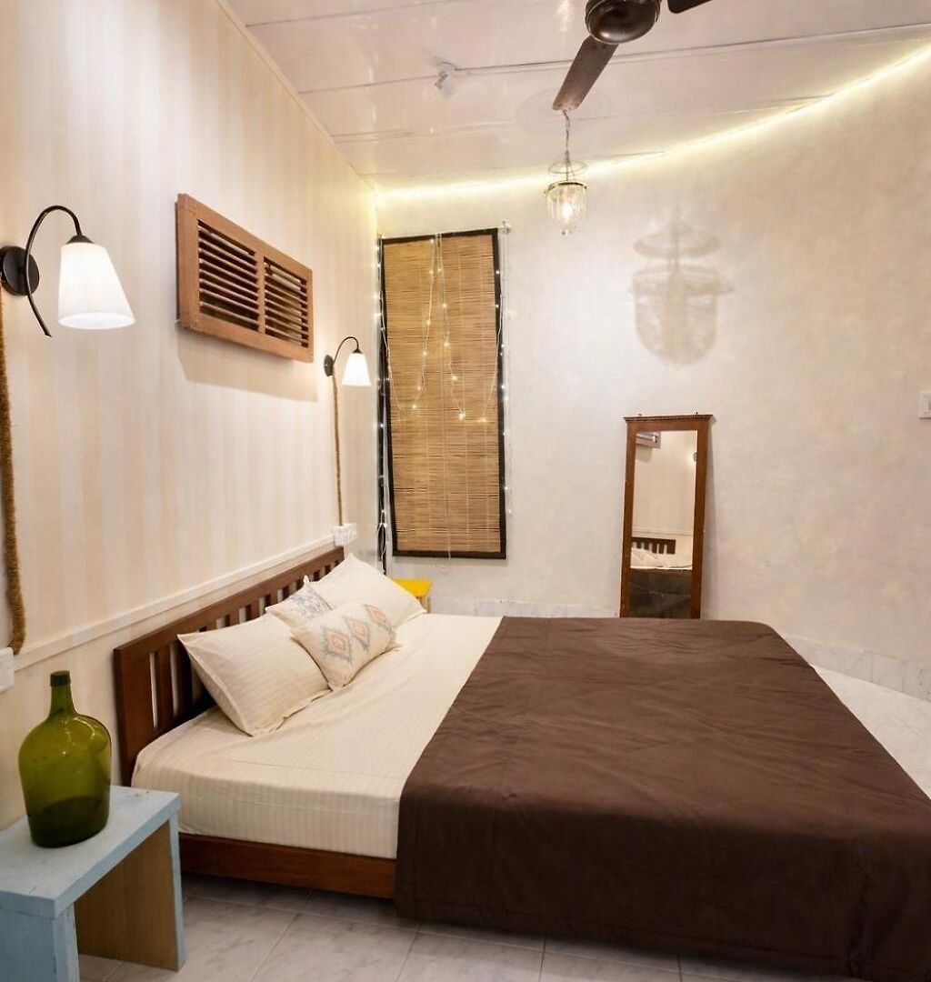 The Henrys House 1bhk Chapel Road Apartment *