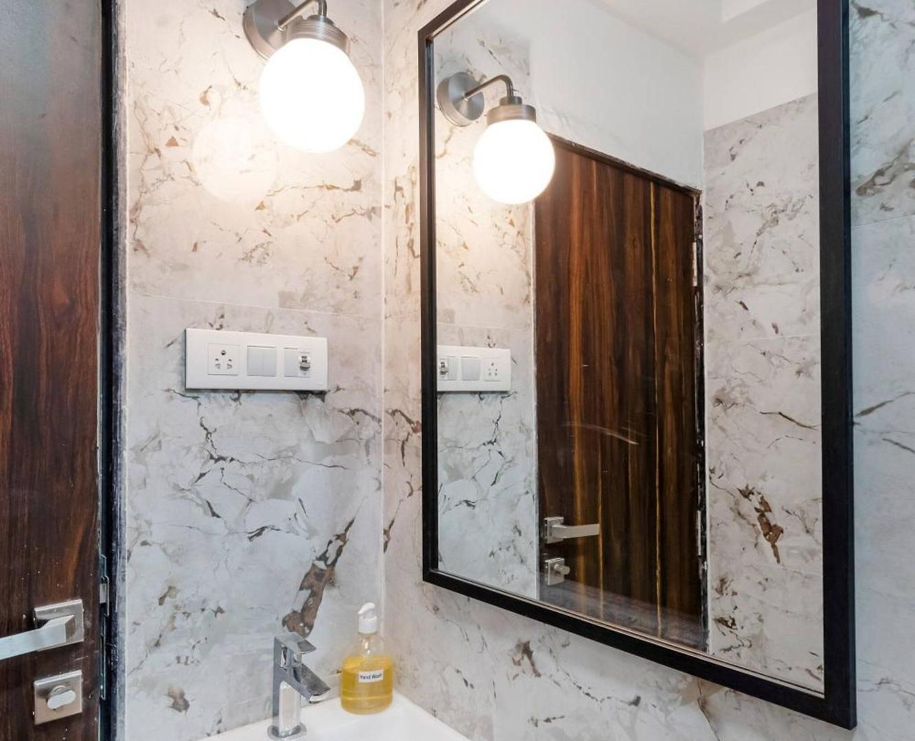 Apartment Luna: Chic Secure 1 Bhk In The Heart Of Bandra W Mumbai