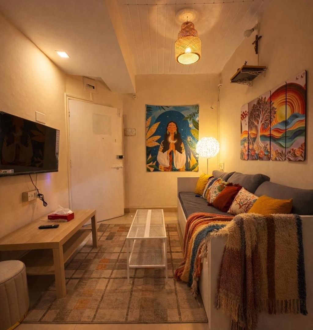 Apartment Pali Center, Bandra Calm Inside, Outside