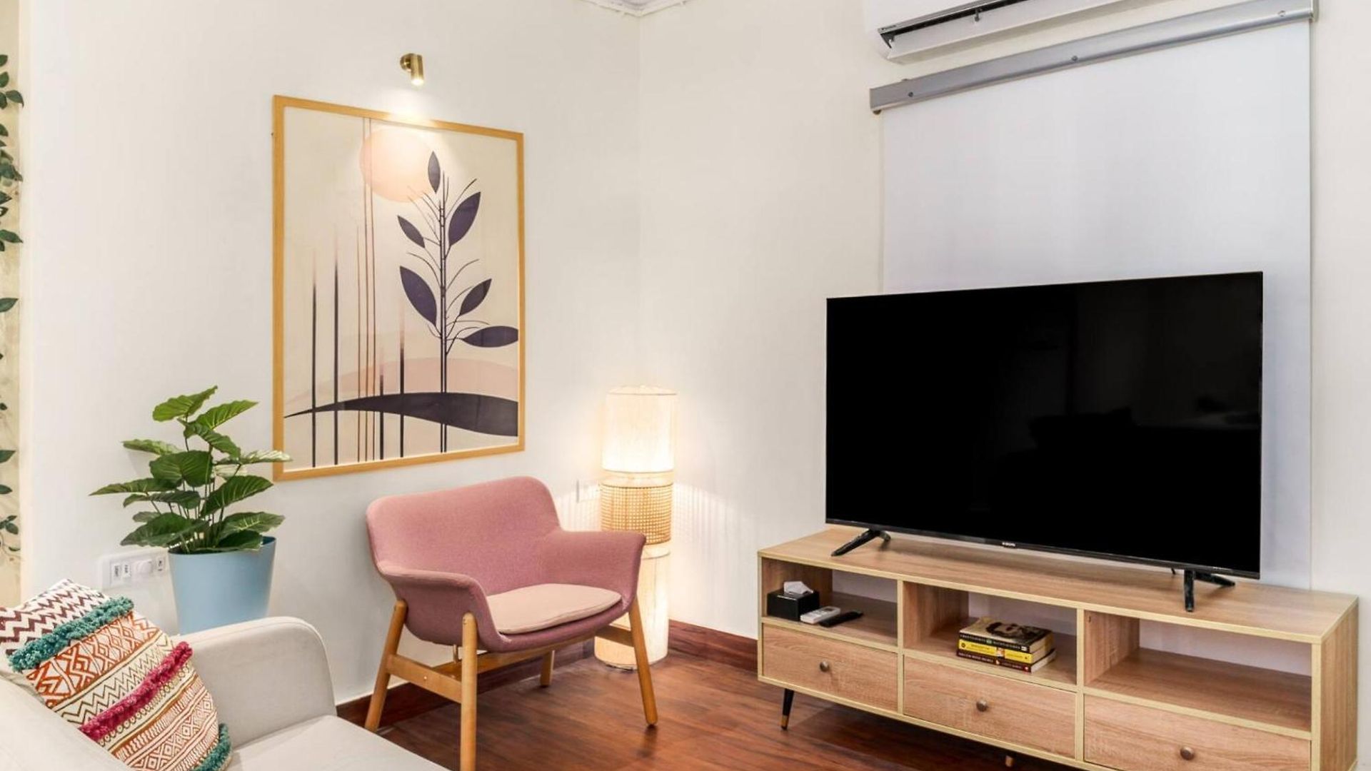 48b Stylish 1bhk Khar With Swing Apartment
