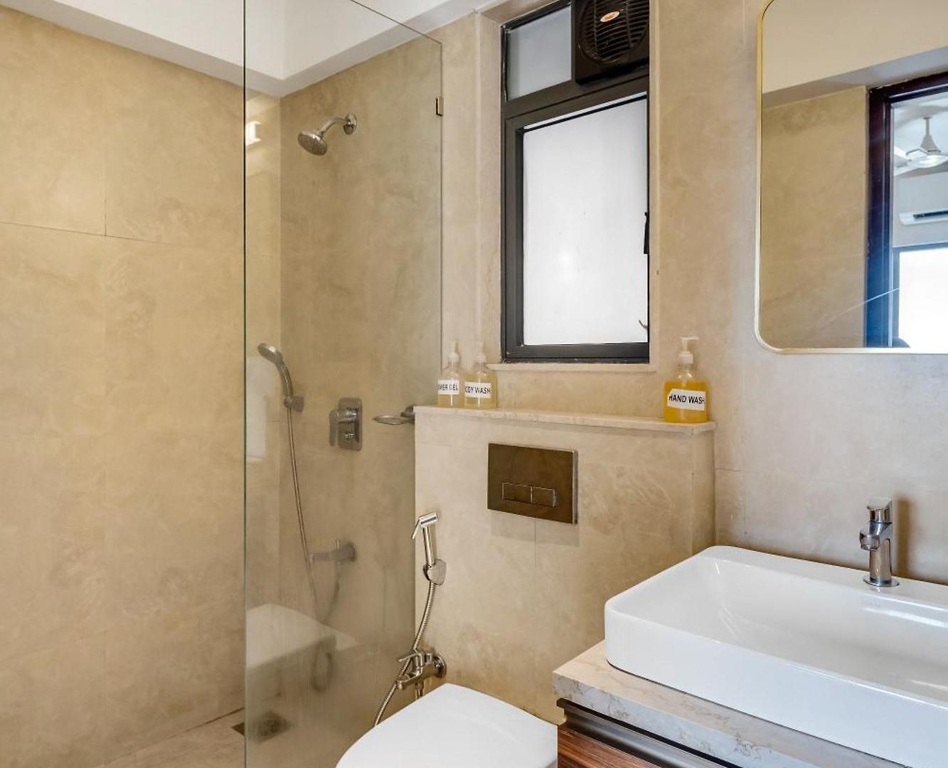 Apartment Ov Premium Near Bkc By Square One