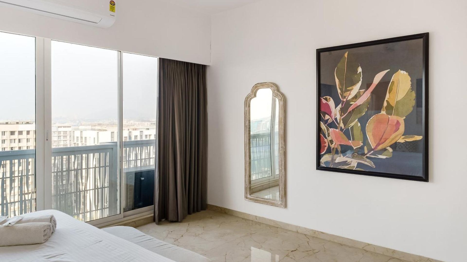Anya 2bhk Near Bkc By Square One Apartment *