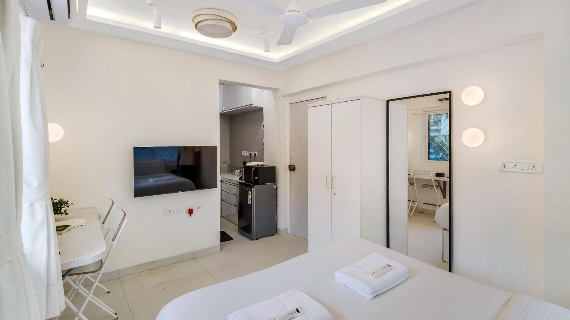 Lyon In Bandra W By Square One *