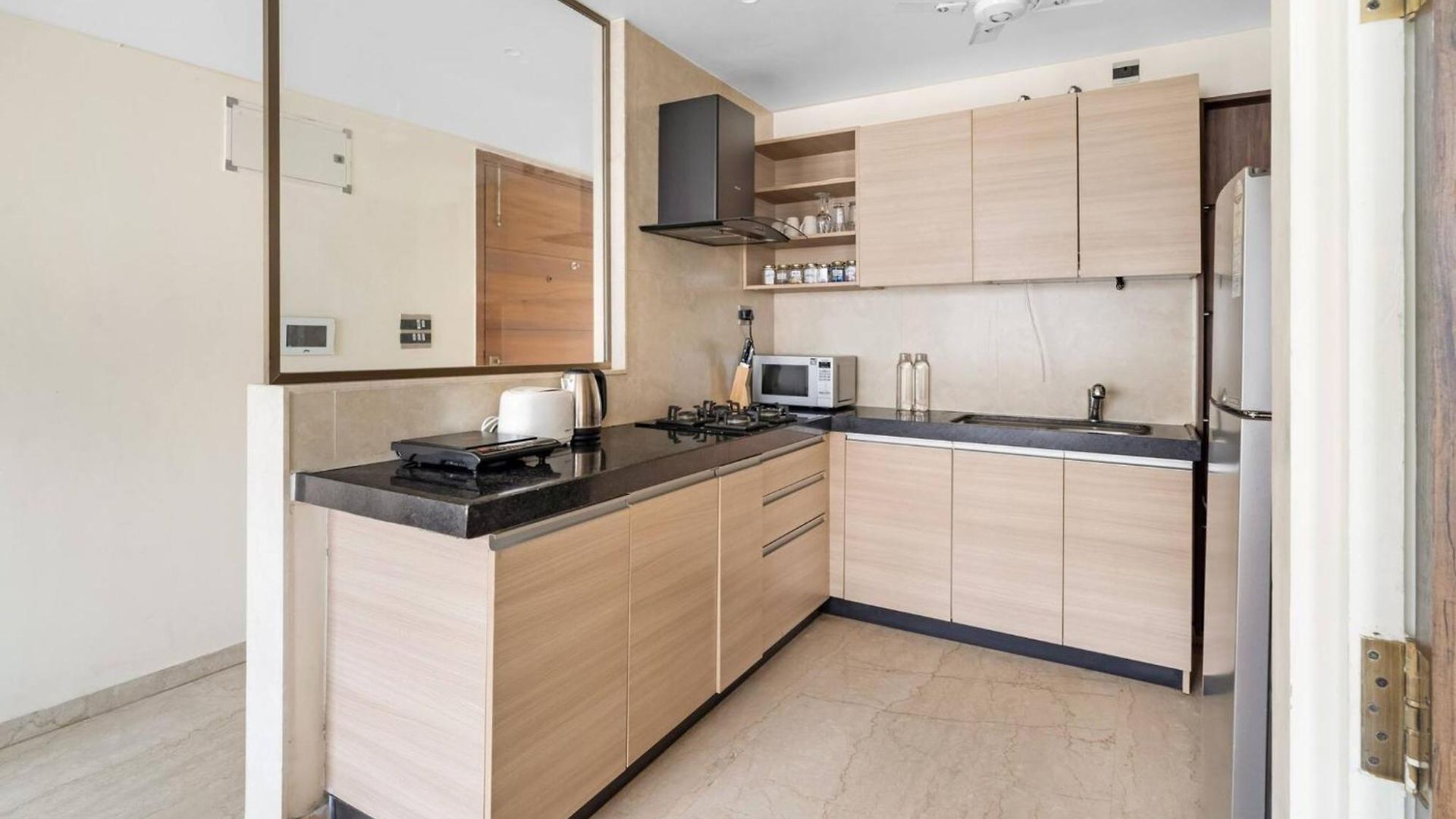 Tuscany Stylish 1 Bhk In Prime Gated Bkc Spot Apartment *
