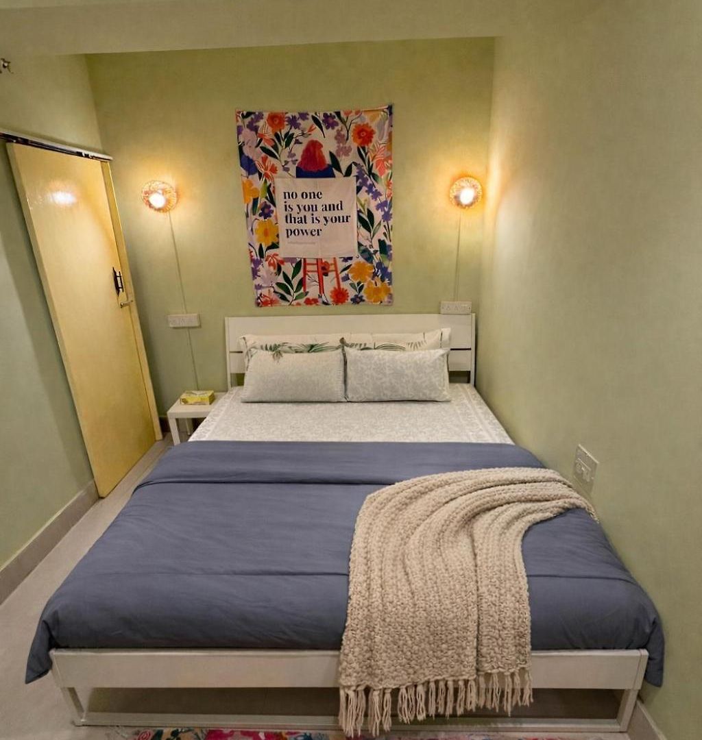 Apartment Pali Center, Bandra Calm Inside, Outside *