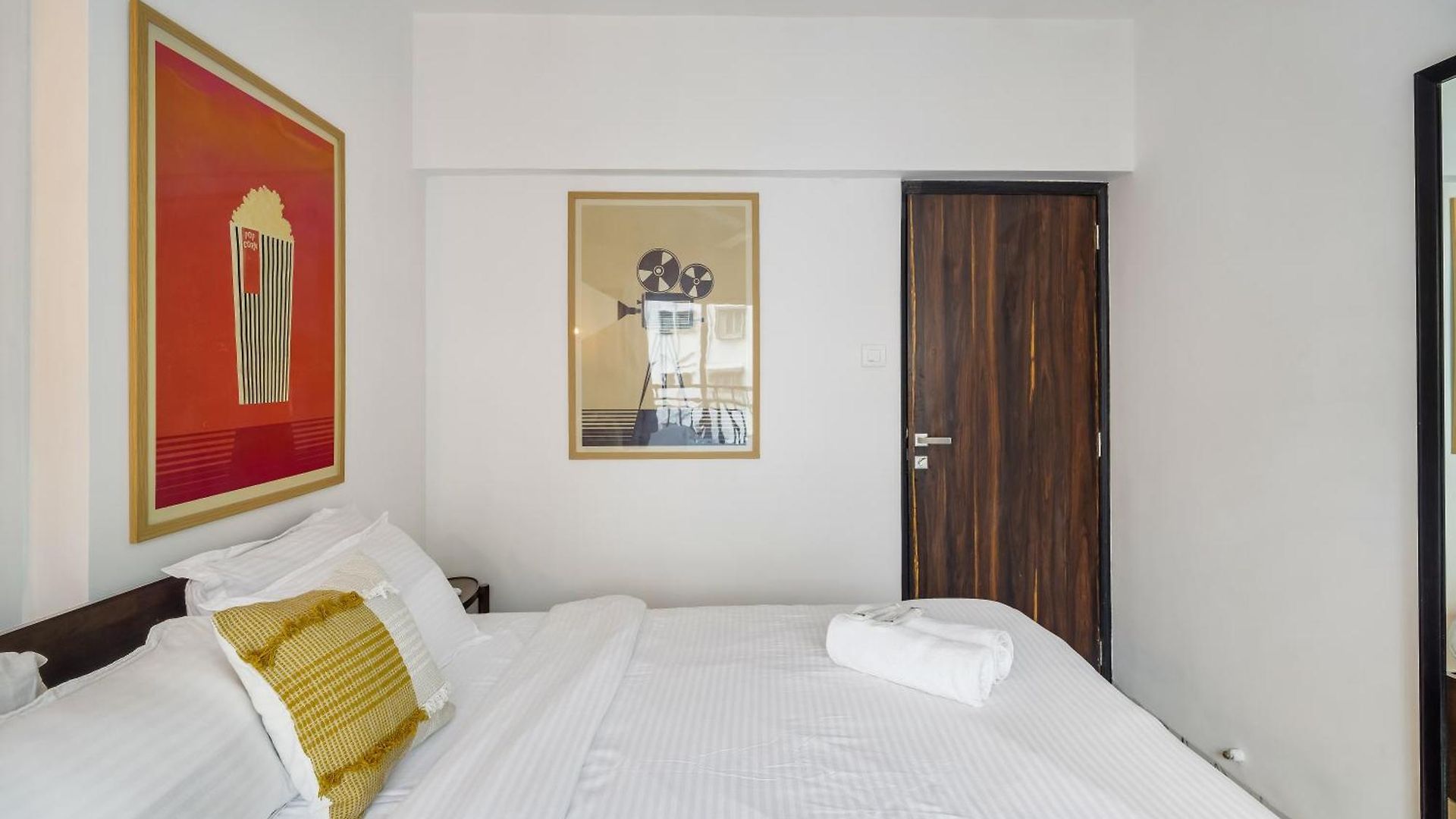 Nova Chic 1 Bhk Bandra W Gated 247 Security Apartment *
