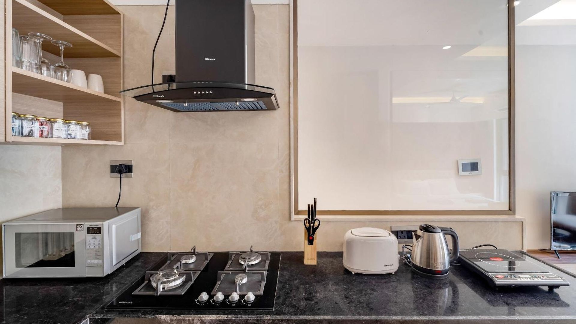 Capri Modern In Secure Bkc Complex W Wi-fi