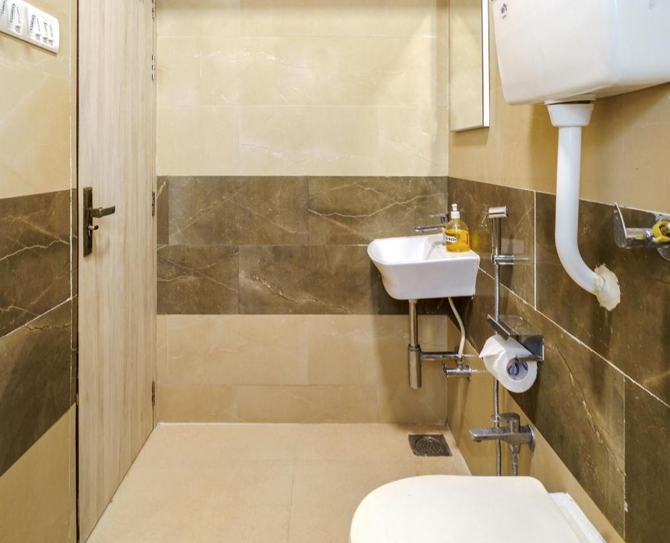 Quirky 1bhk In Bandra W By Square One * Mumbai