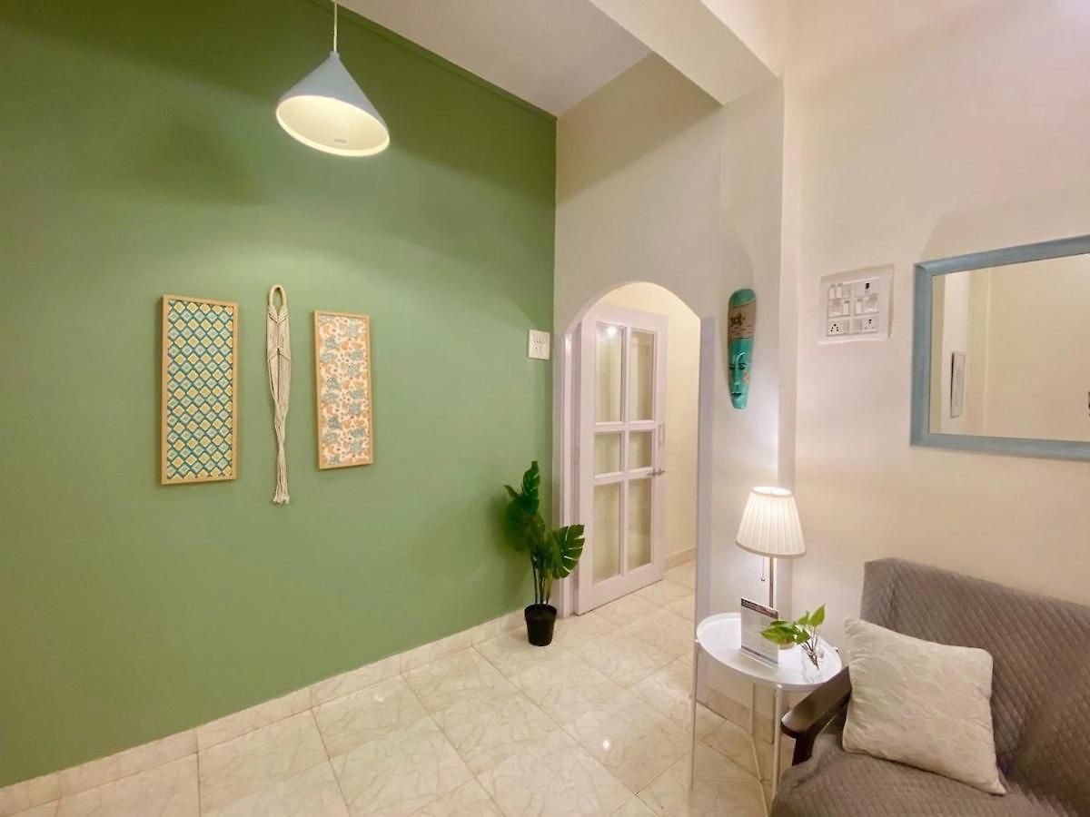 Spacious 1 Bed 2 Bath Bandra Balcony Wifi * Mumbai