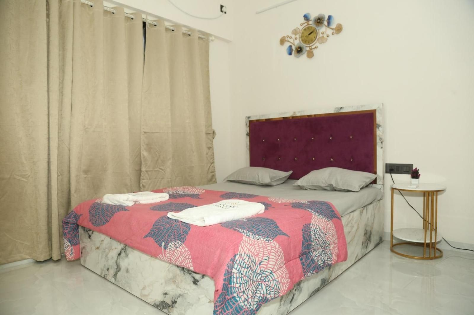 Ivy Downtown - 1 Bhk - Near Nesco And Sv Road