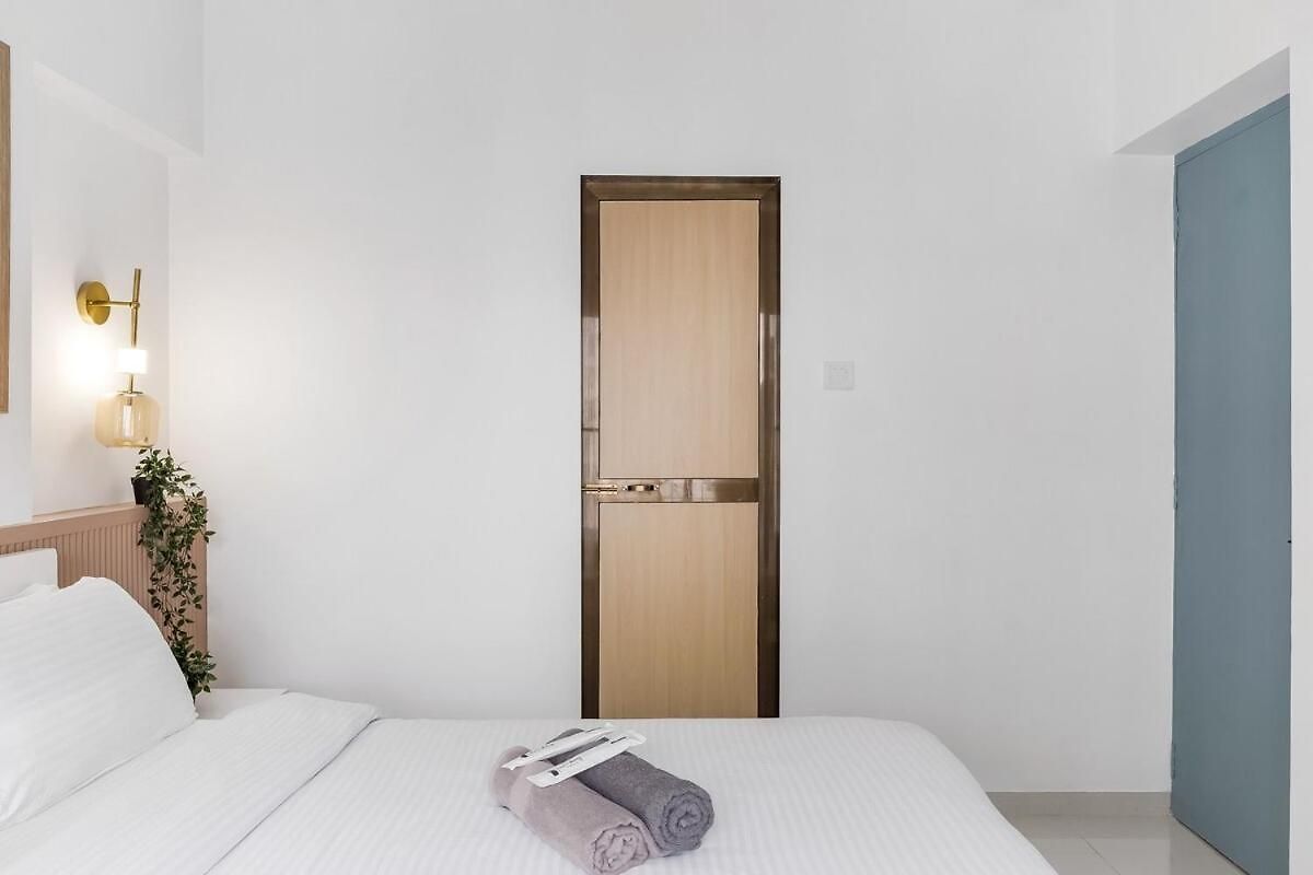 Evara 1bhk In Khar W By Square One * Mumbai