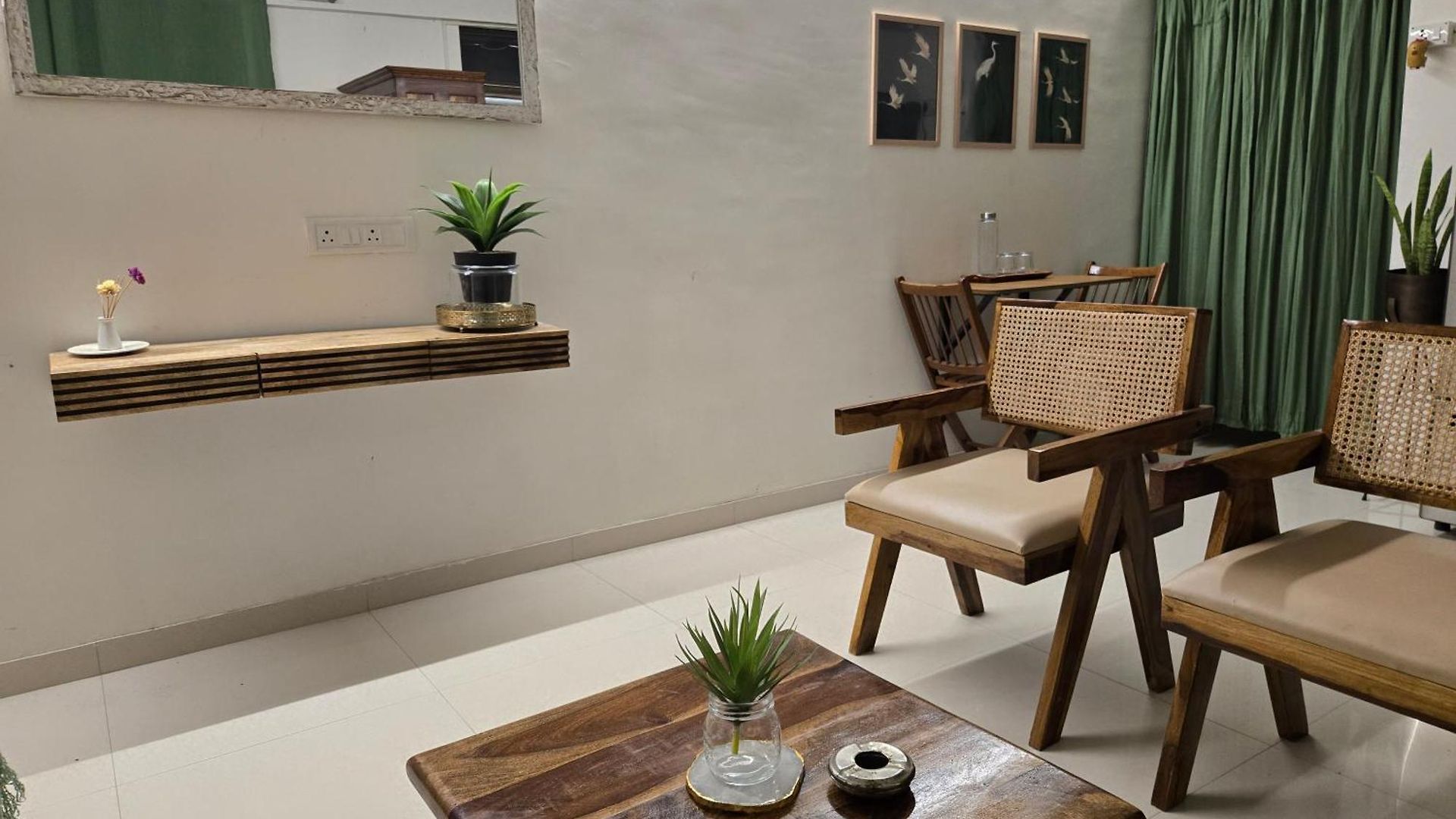 Apartment Dadar Abode *