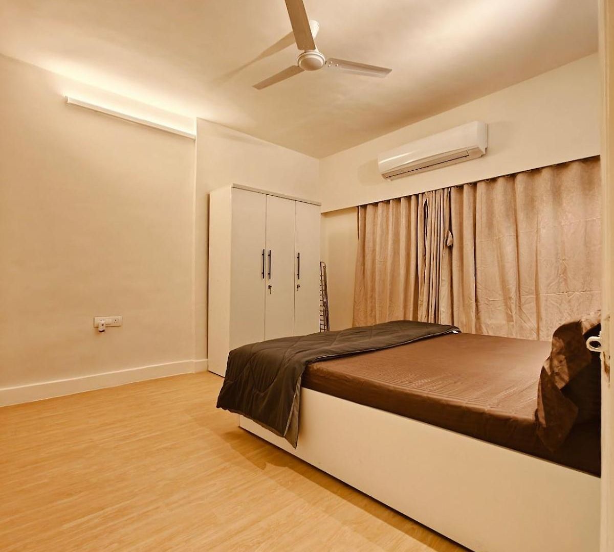 Rahuls Paradise Apartment *