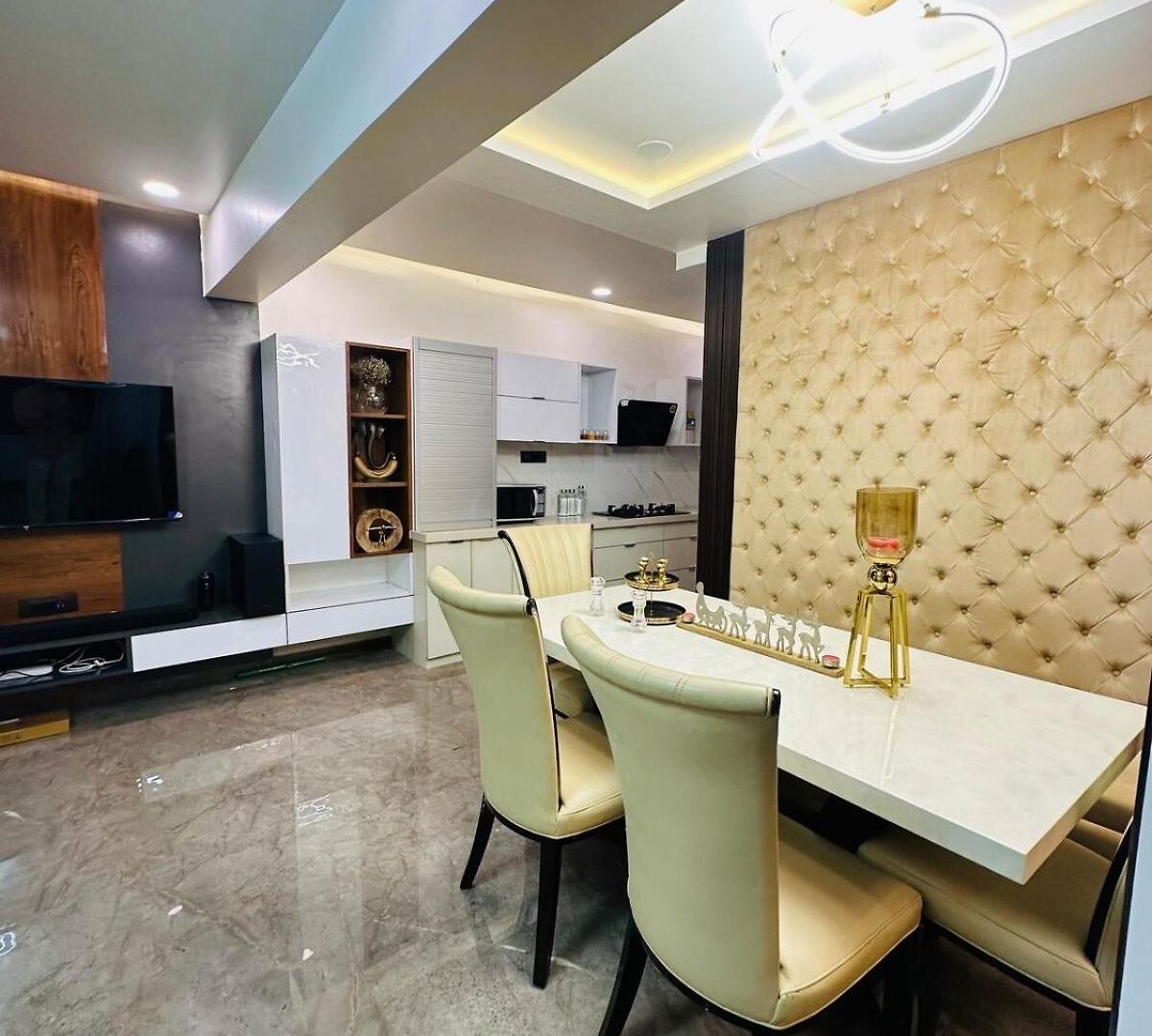 Rahul's Retreat Jacuzzi Apartment
