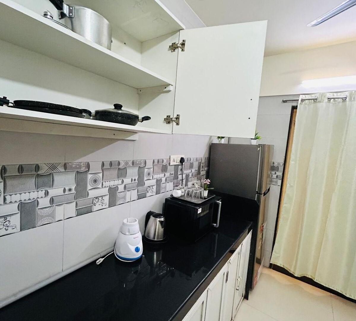 Apartment 2bhk Flat Near Hiranandini Powai- Star Homes