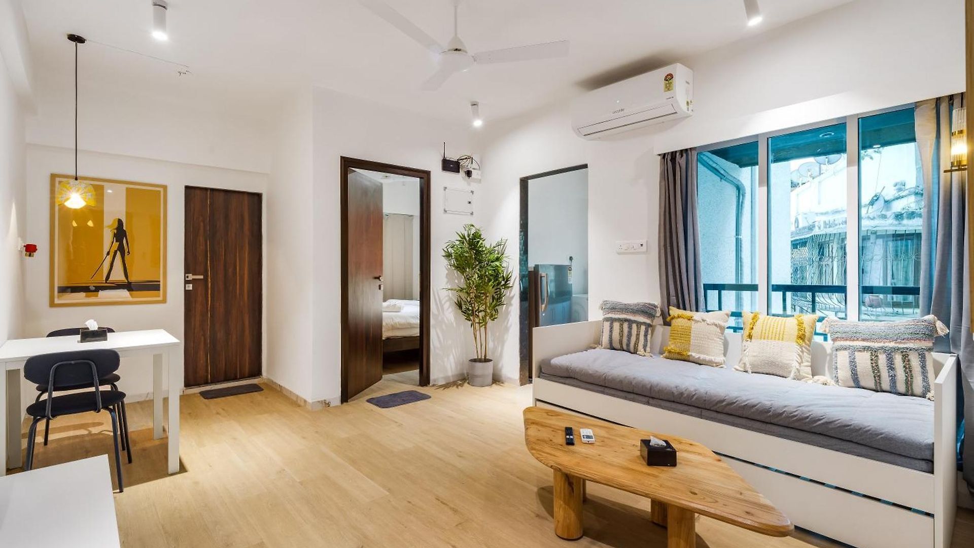 Nova Chic 1 Bhk Bandra W Gated 247 Security Apartment *