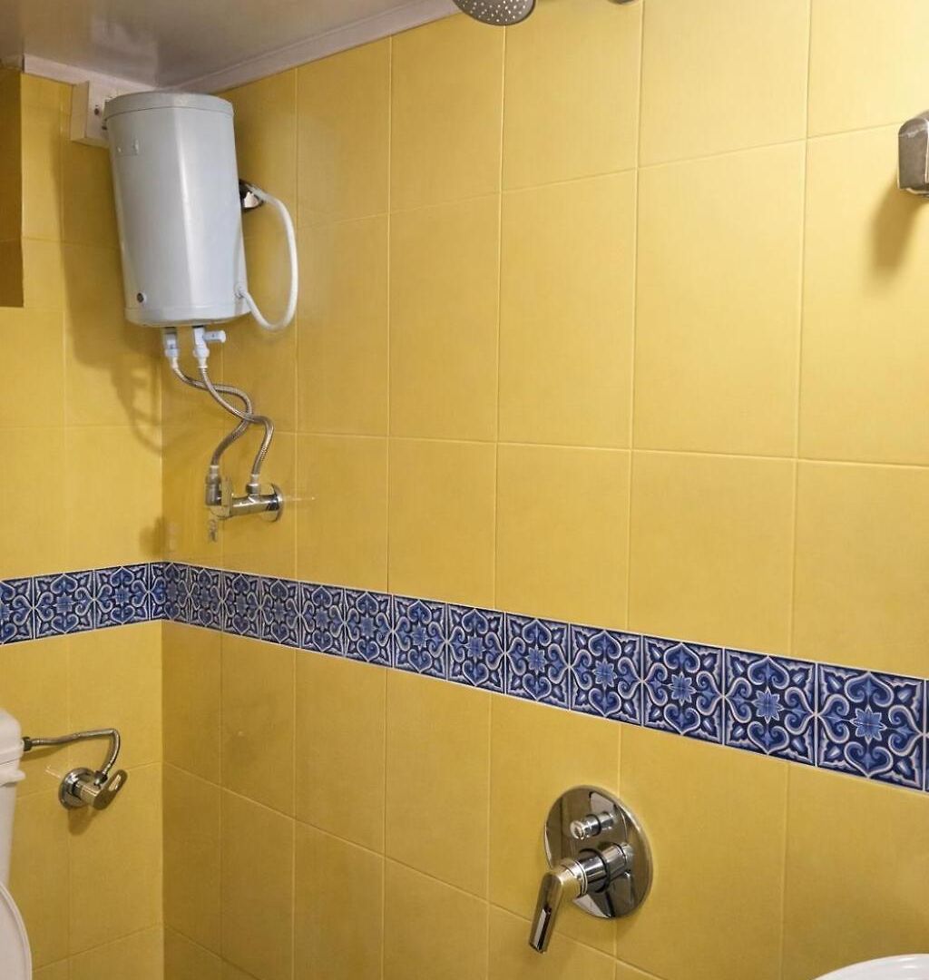 The Henrys House 1bhk Chapel Road Apartment *