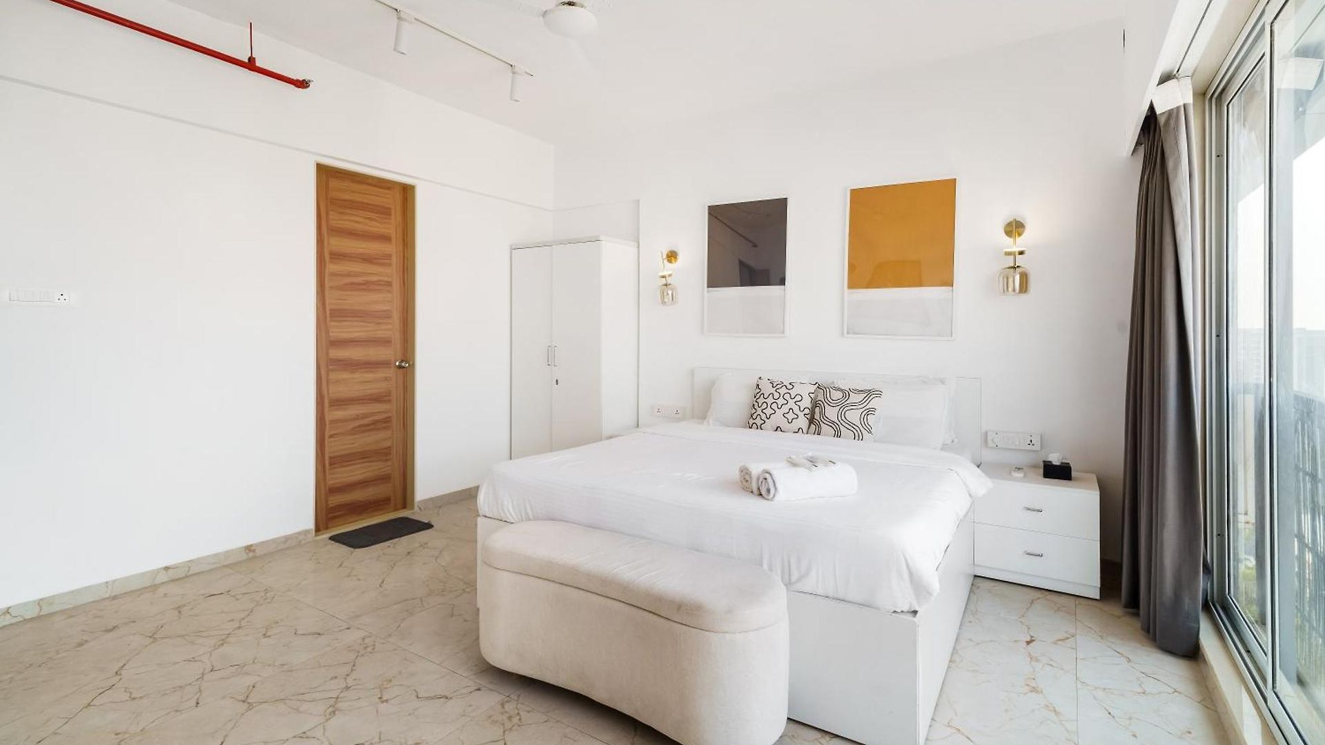 Anya 2bhk Near Bkc By Square One Apartment