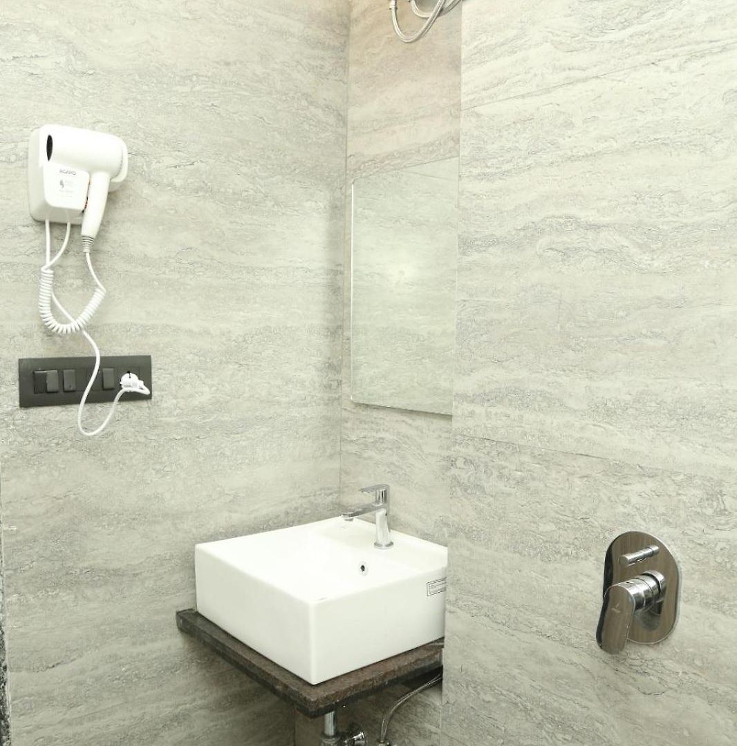 Ivy Downtown - 1 Bhk - Near Nesco And Sv Road Apartment Mumbai