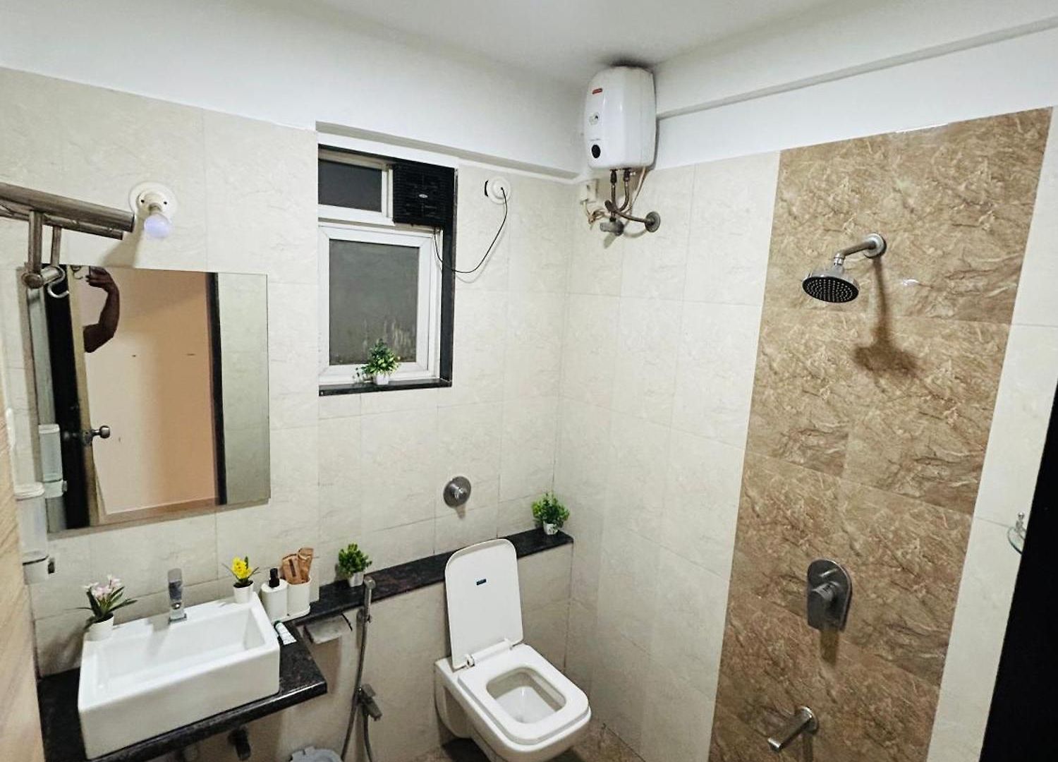 2bhk Beside Hiranandini-star Homes Powai