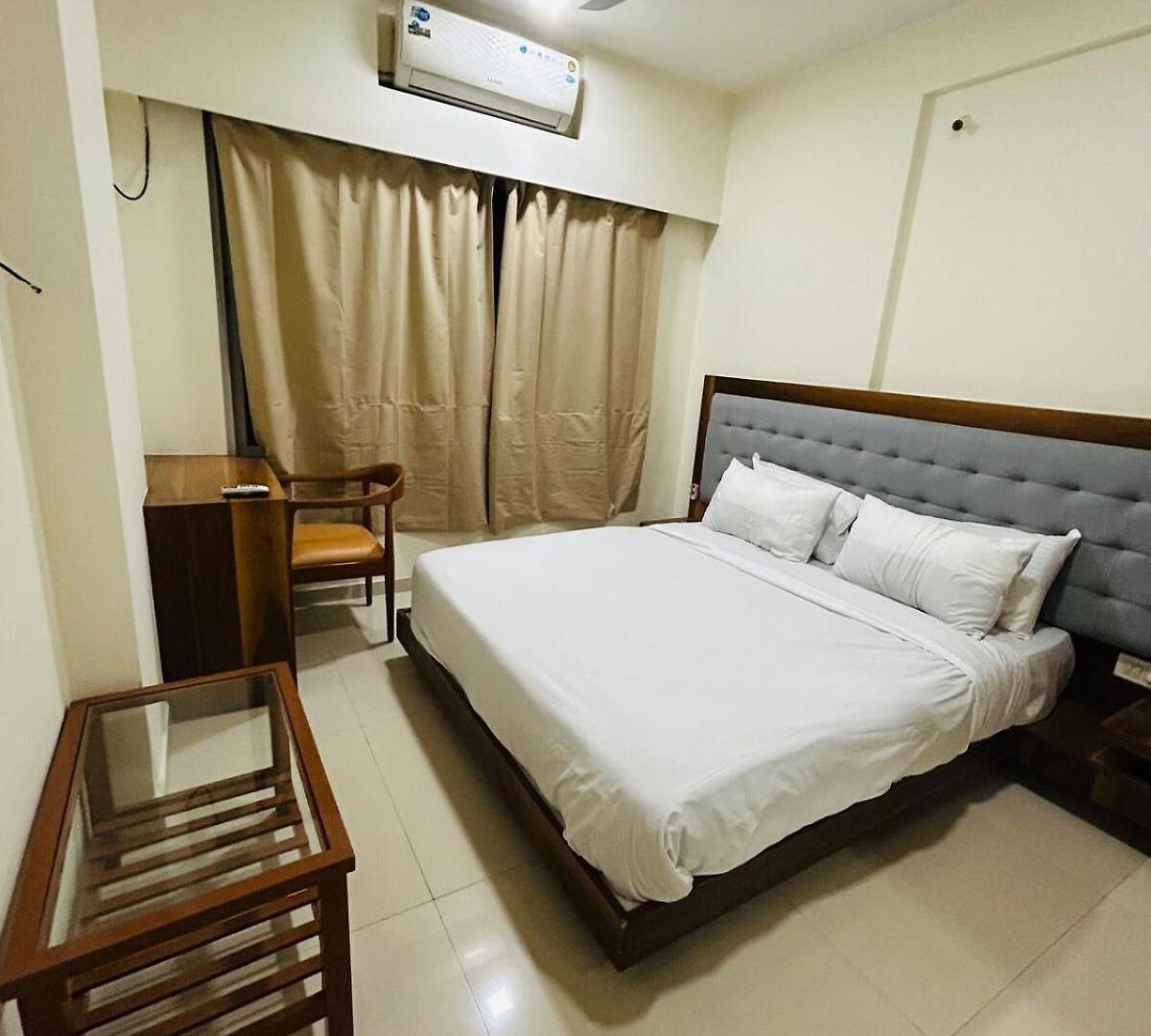 Apartment 2bhk Flat Near Hiranandini Powai- Star Homes *