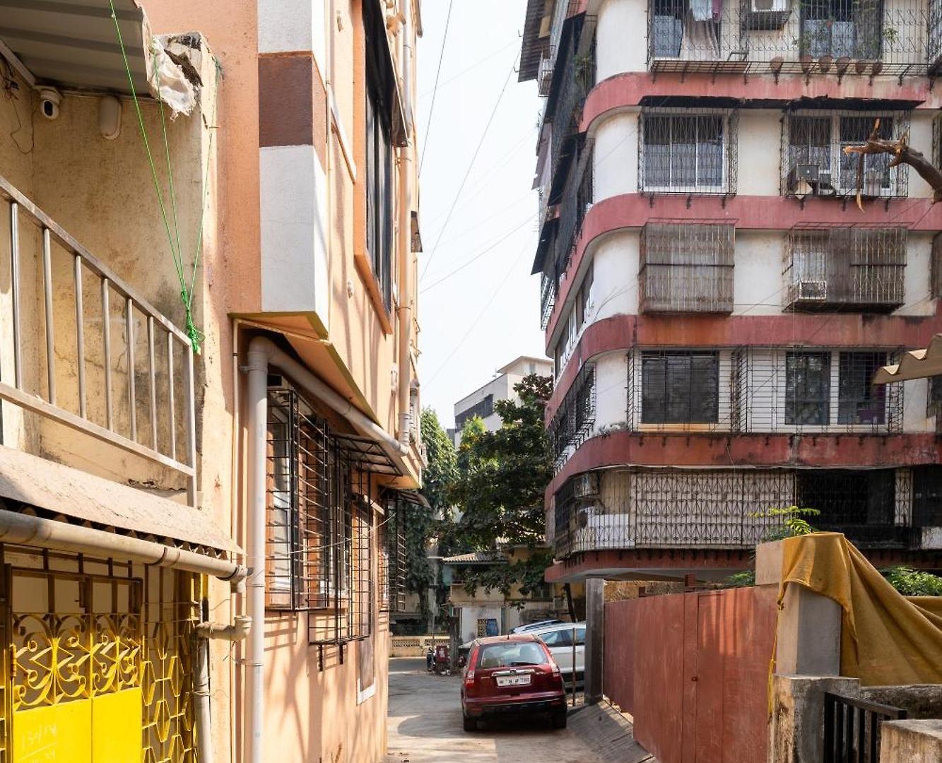 Glass House 1bhk In Khar W By Square One