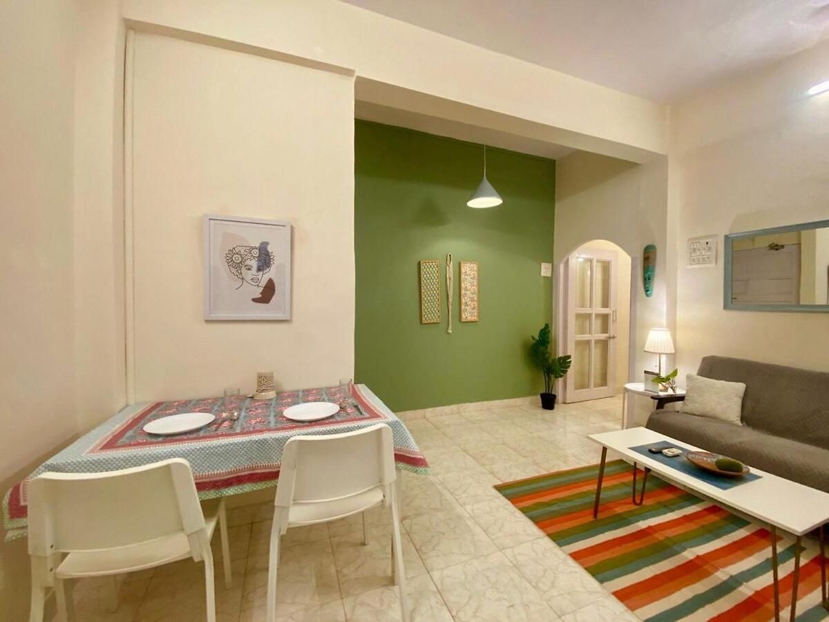 Spacious 1 Bed 2 Bath Bandra Balcony Wifi Apartment Mumbai