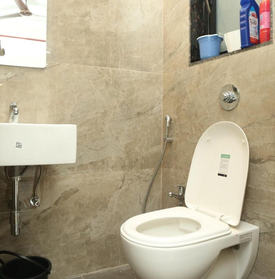 Apartment Ivy Downtown - 1 Bhk - Near Nesco And Sv Road