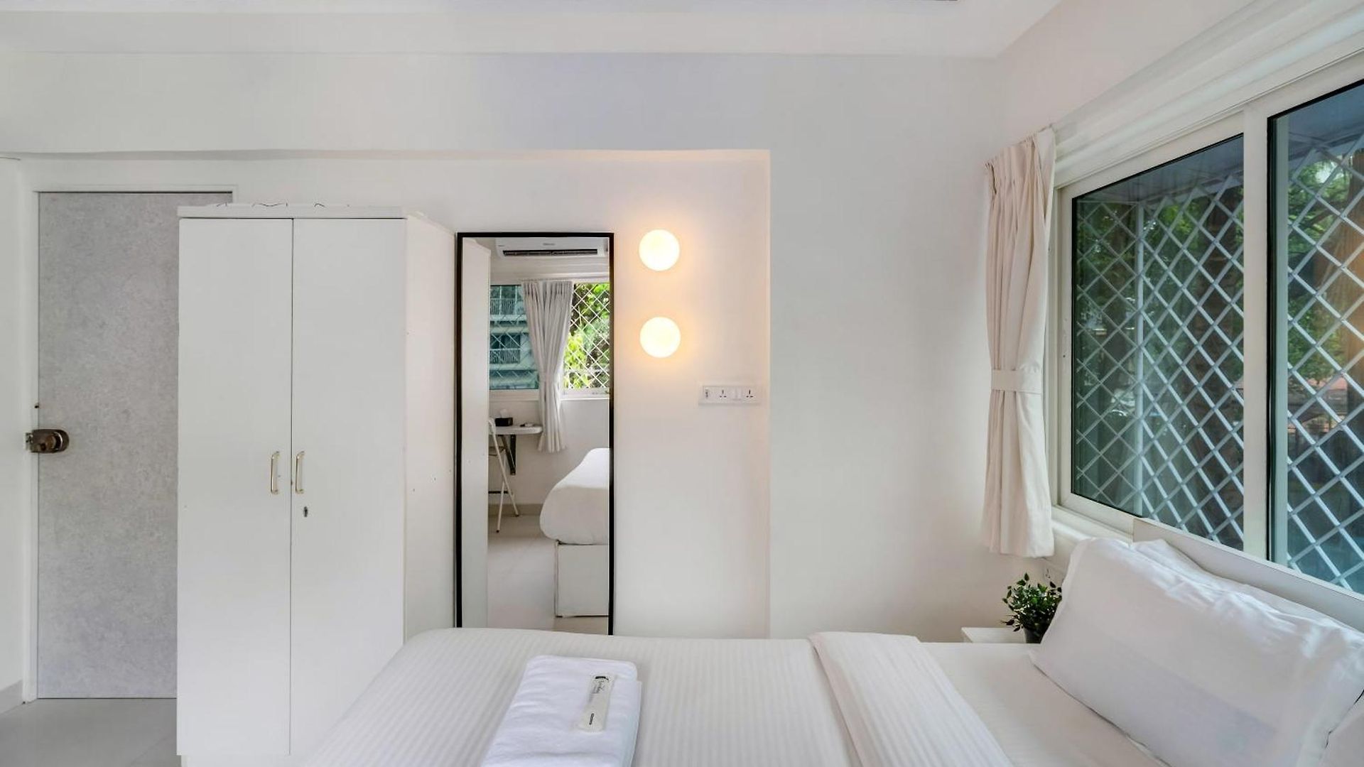Lyon In Bandra W By Square One Mumbai