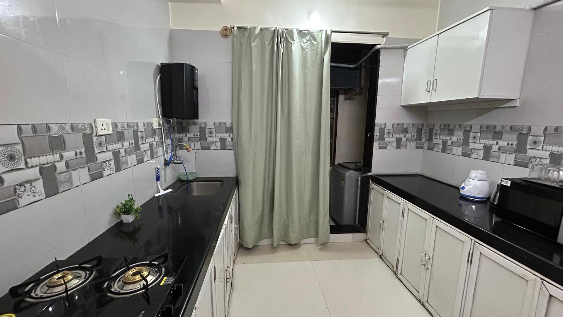 2bhk Beside Hiranandini-star Homes Powai Apartment