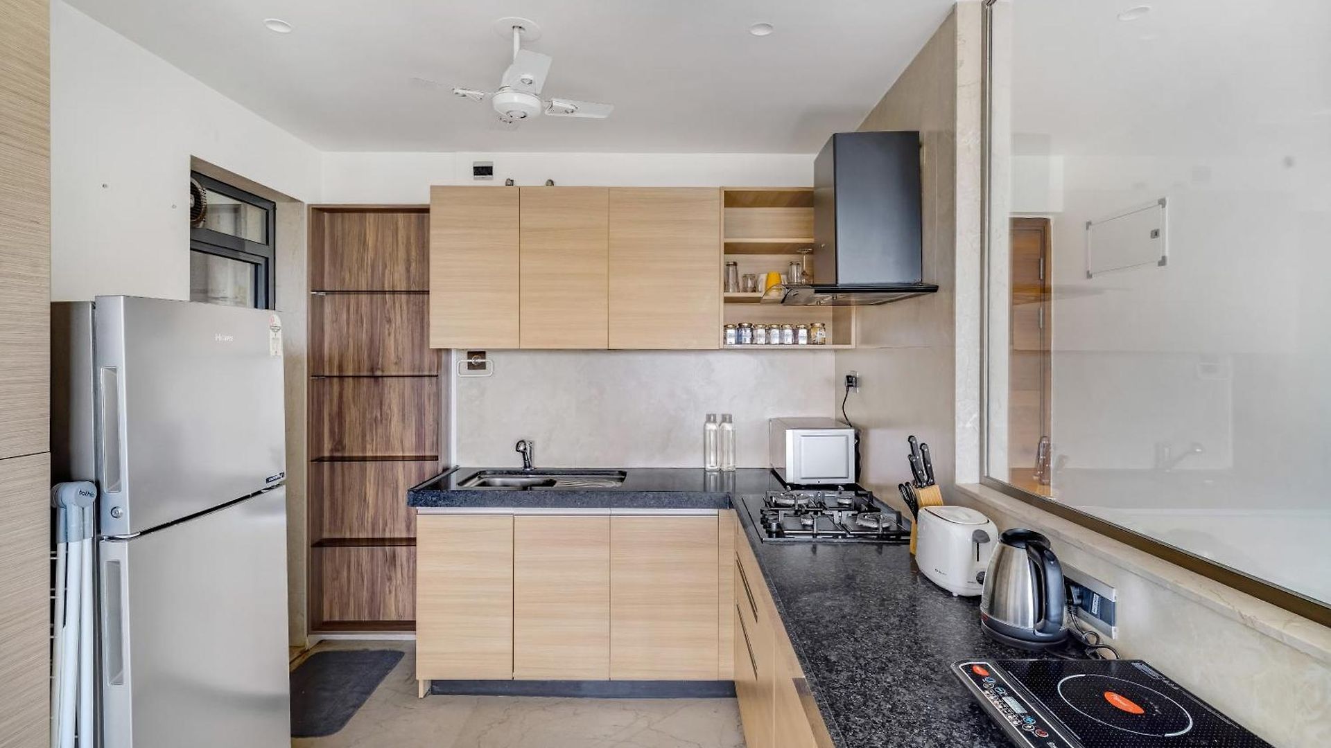 Amalfi 1 Bhk In Bkc - Stylish Secure Living Apartment Mumbai