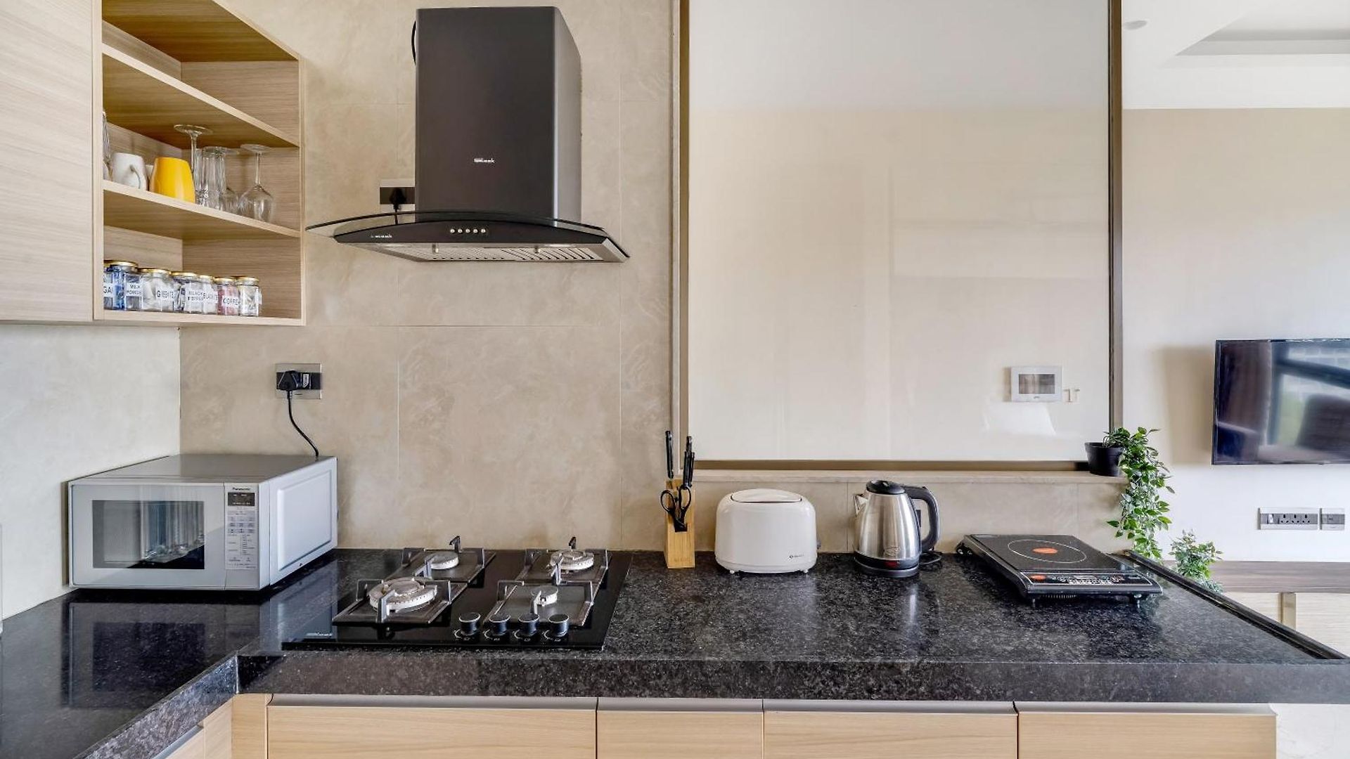 Amalfi 1 Bhk In Bkc - Stylish Secure Living *