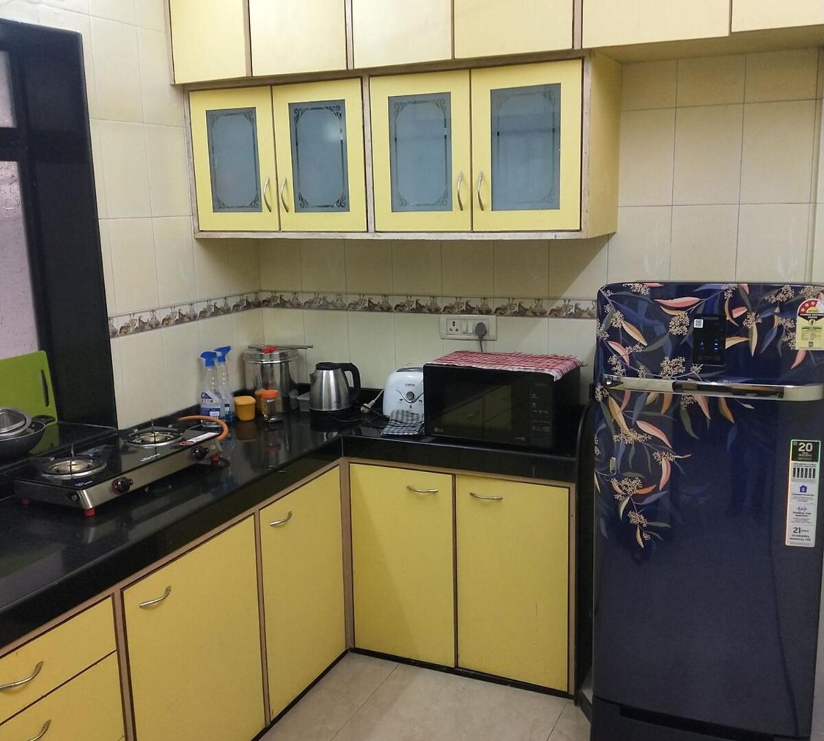 Apartment 1bhk Recliners 55 Inchs Led Netflix Near Juhu Airport Nanavati Parle