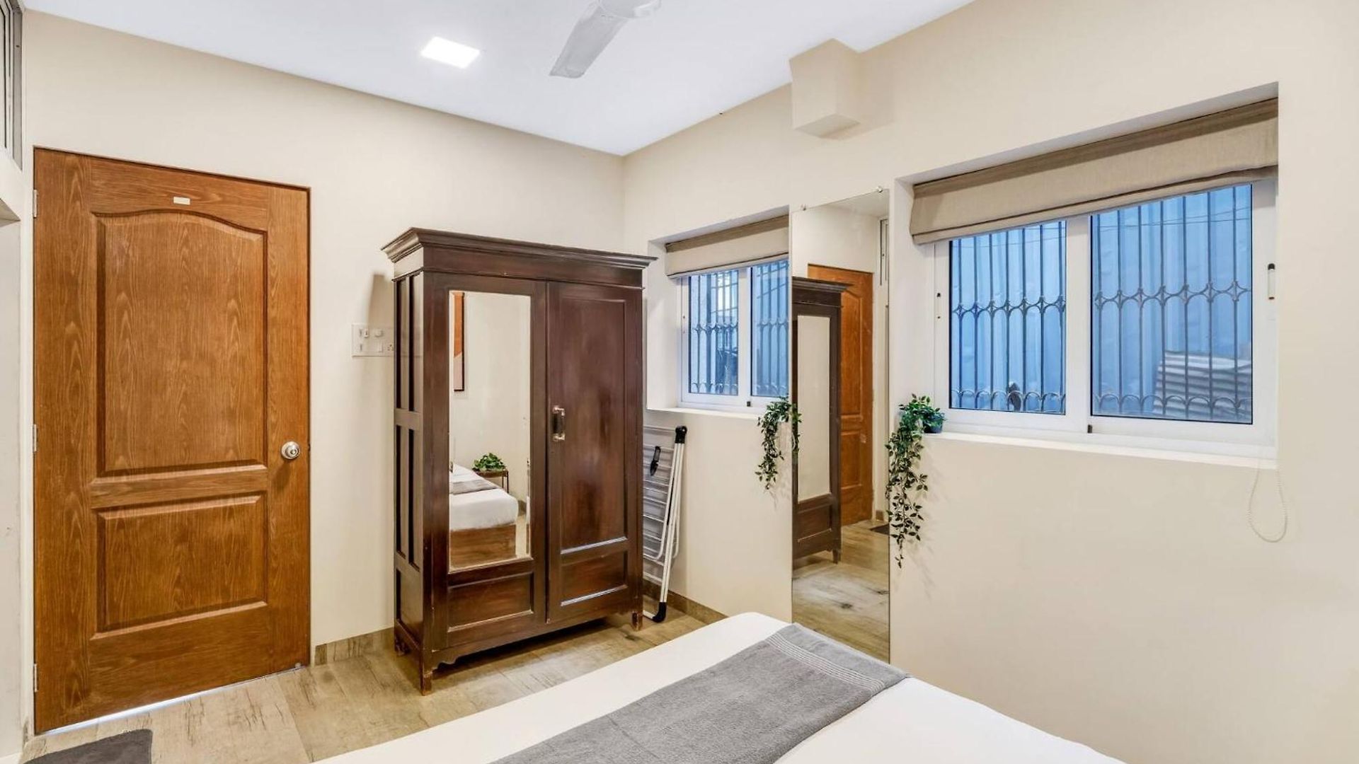 Maven Cozy Khar West 1bhk Near Bandra Mumbai
