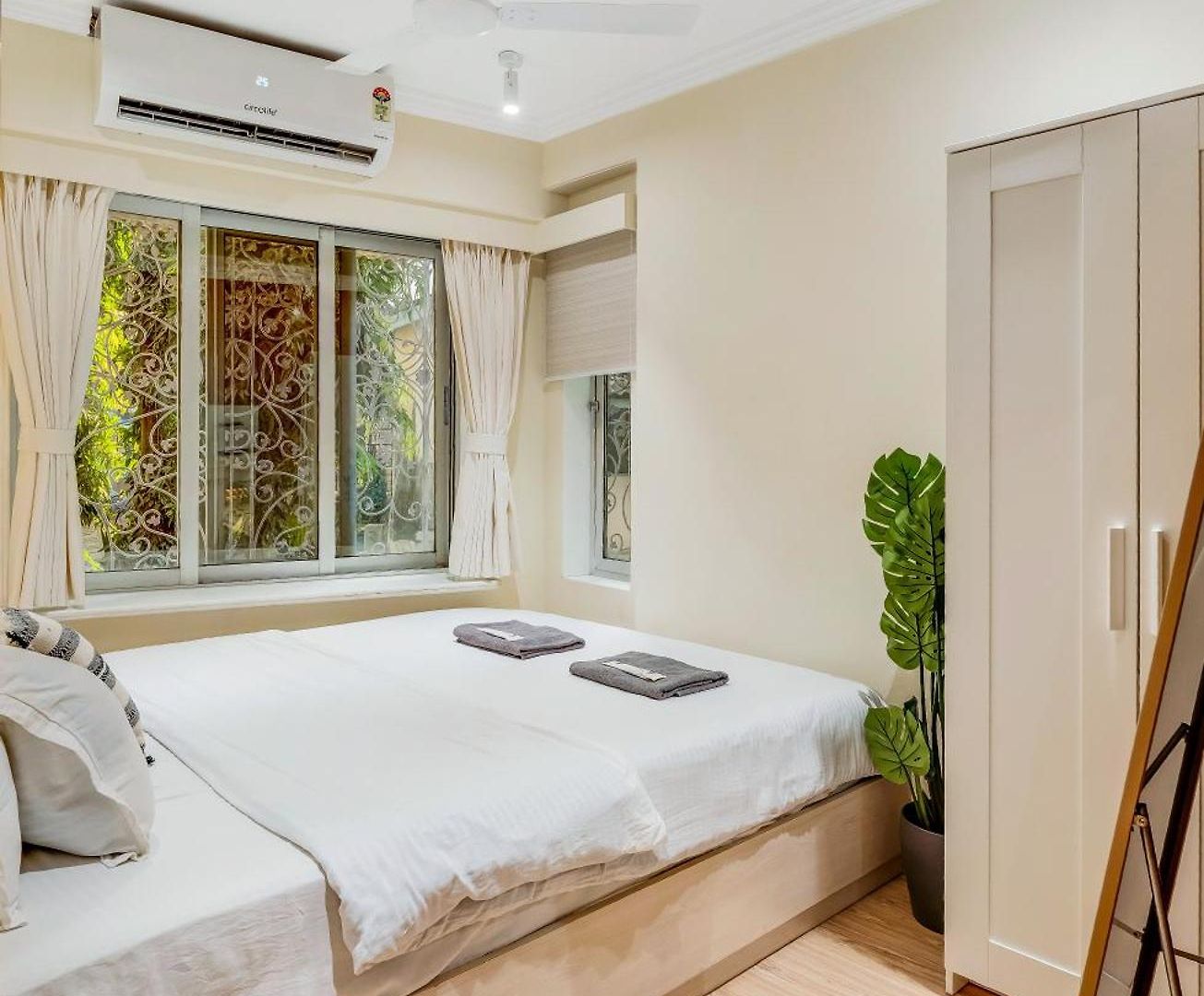 Apartment Stella 3bhk In Khar By Square One