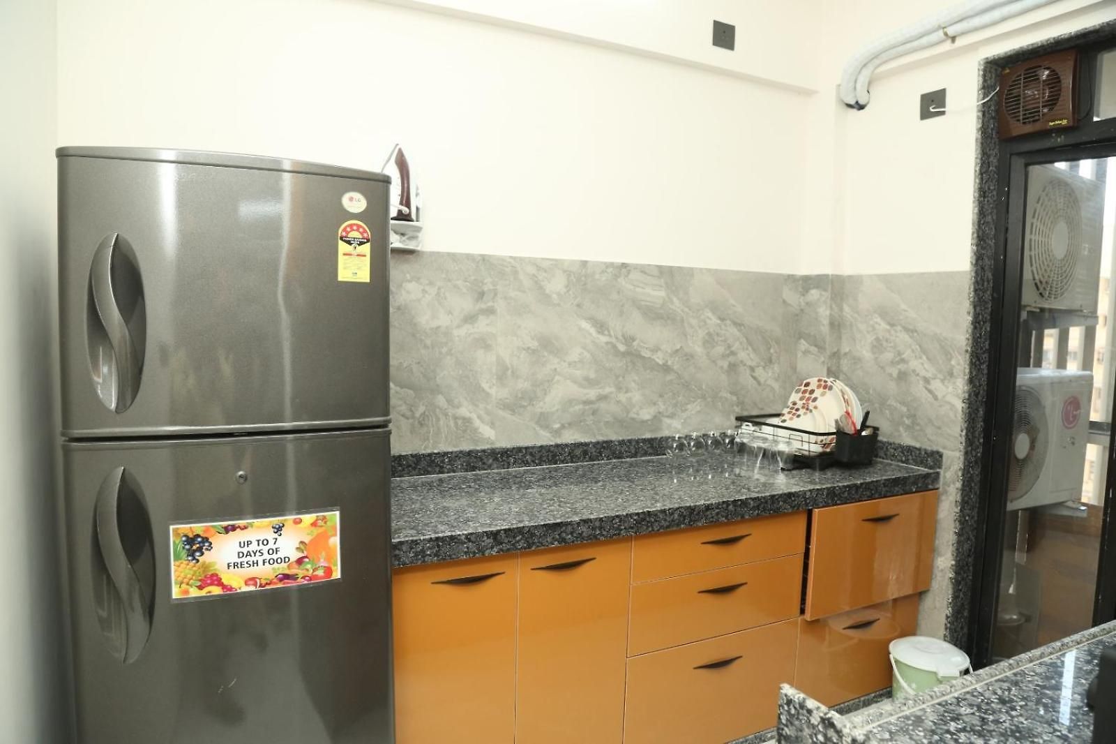 Ivy Downtown - 1 Bhk - Near Nesco And Sv Road Apartment Mumbai