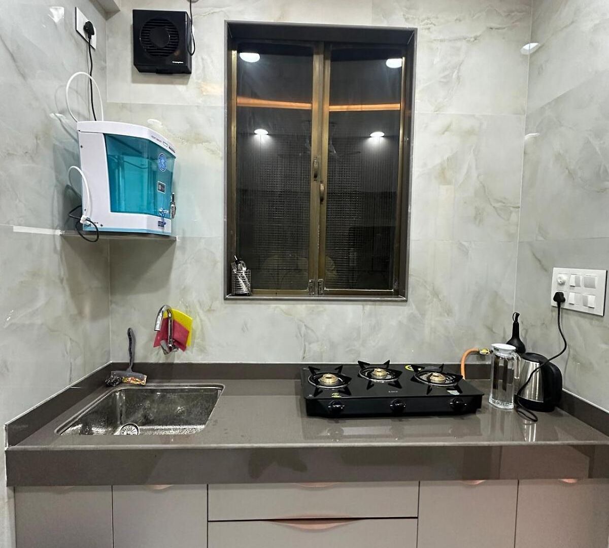 Apartment Izaara - 15 Mins From Lilavati & Nanavati Mumbai