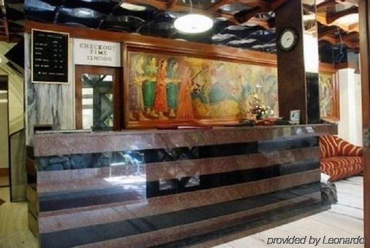 Metro Palace Bandra 3*