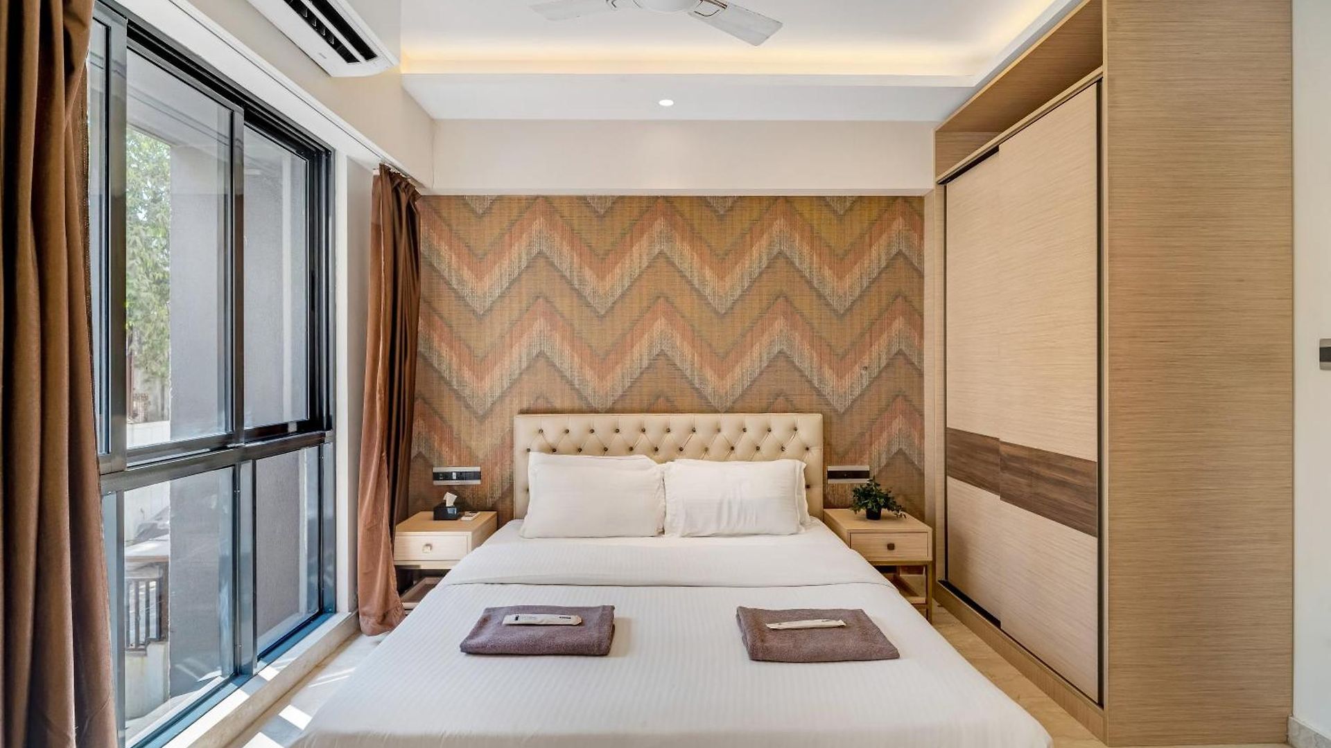 Capri Modern In Secure Bkc Complex W Wi-fi