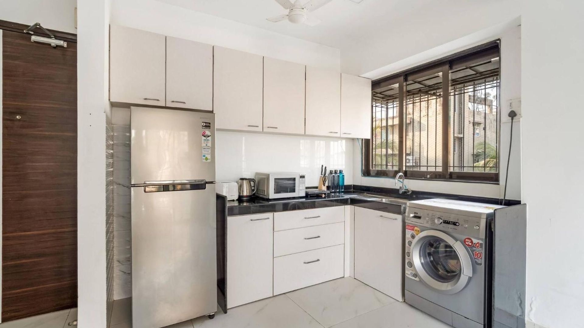 Athena Elegant 2bhk In Khar Gated Connected Mumbai